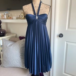Halter-neck Pleated Formal Dress